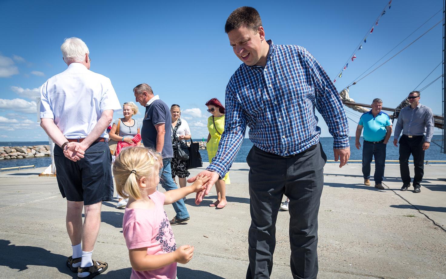 Поездка премьер-министра на острова Сааремаа, Муху и Абрука.