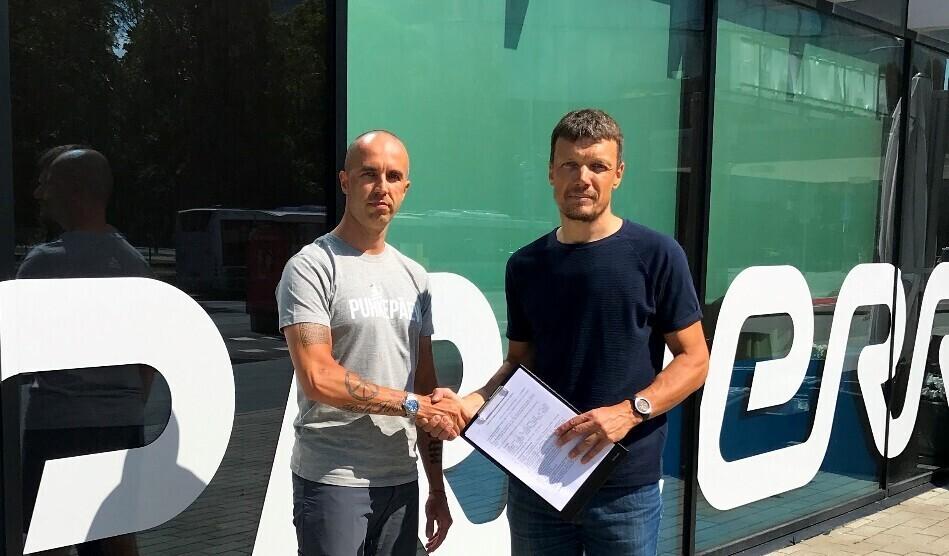 Eesti Jalgratturite Liidu juhatuse liige Sulev Lipp ja Eesti Rahvusringhäälingu spordiuudiste juht Rivo Saarna