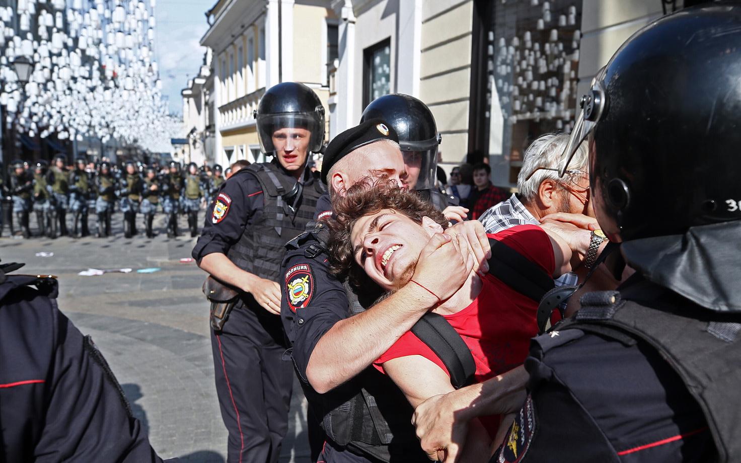 Акцию у мэрии организовали независимые кандидаты в Мосгордуму, которые добиваются регистрации на выборах.