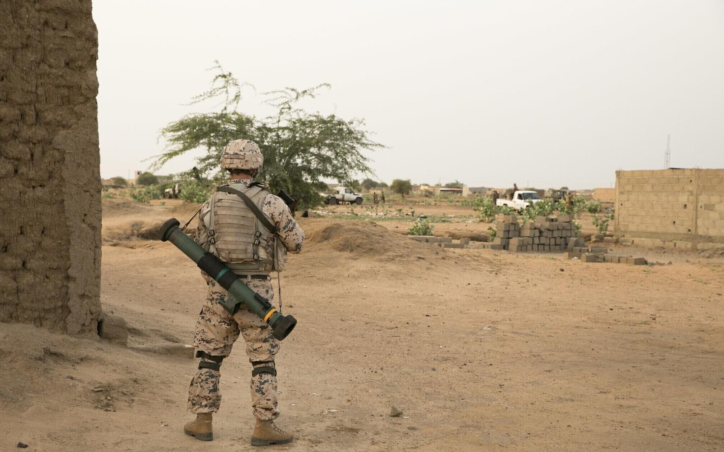 Eesti jalaväerühma liige Malis ühisoperatsioonil.