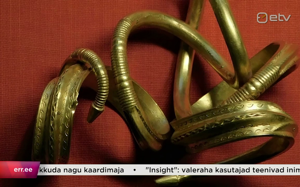 The recently-discovered third century gold bracelet.