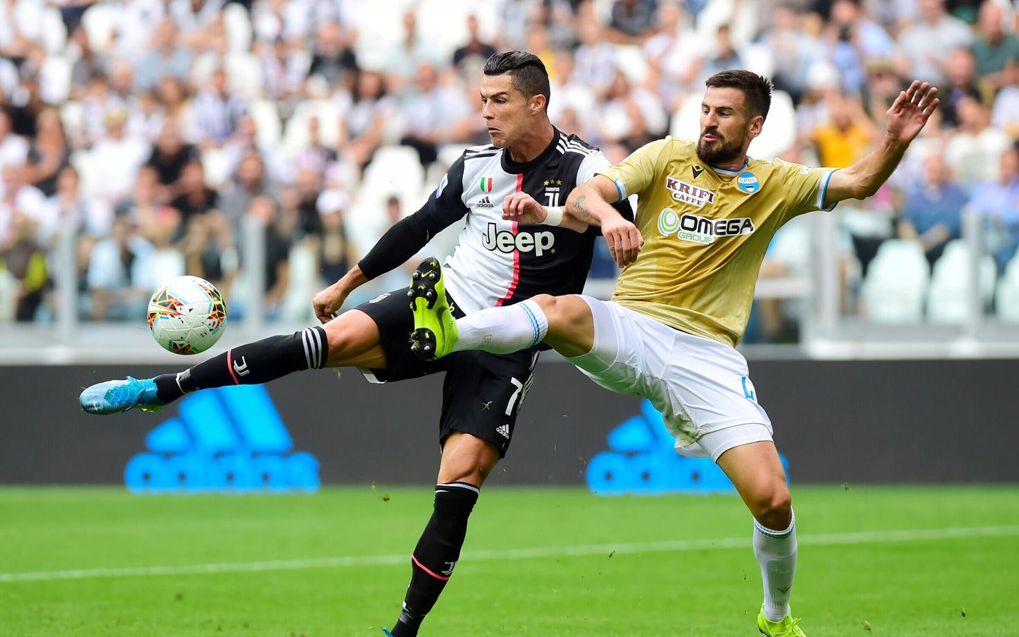 Cristiano Ronaldo ja Nenad Tomovic