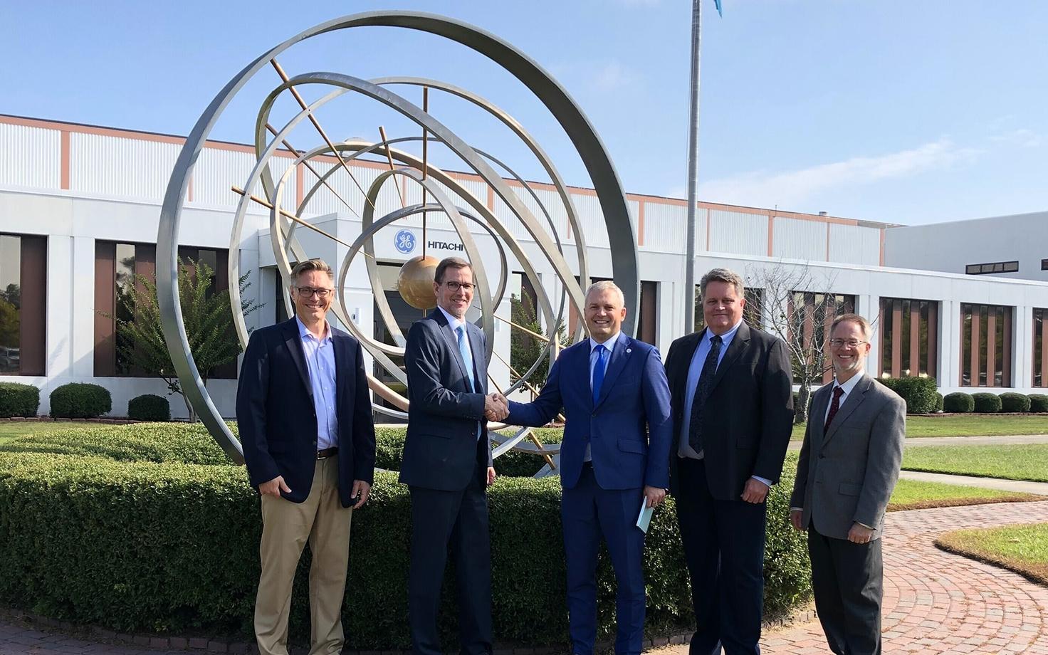 Представители GE Hitachi (GEH) и Fermi Energia.