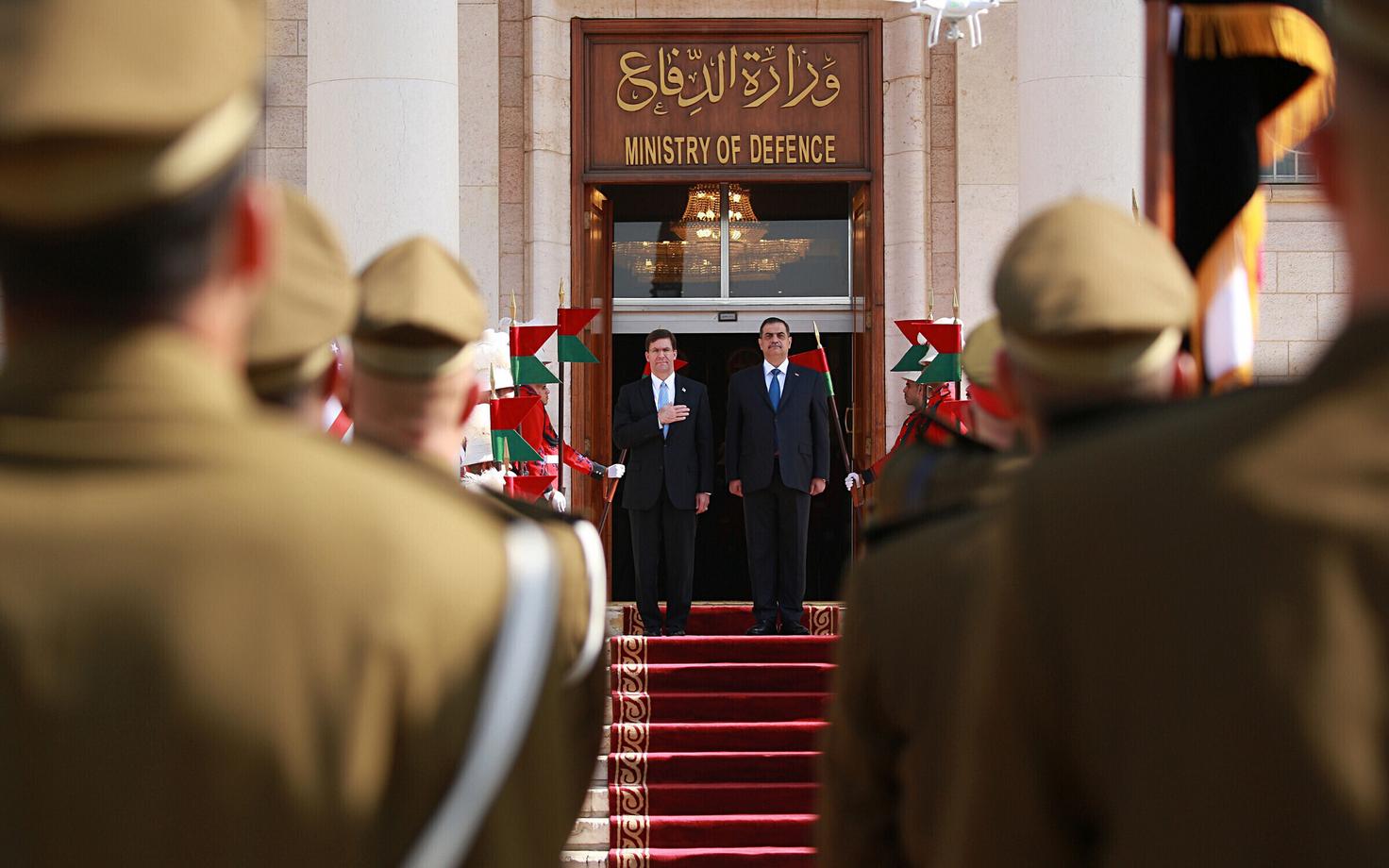 Kaitseministrid Mark Esper ja Najah al-Shammari Bagdadis.