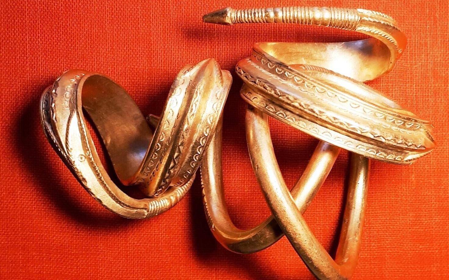 The third century gold bracelet discovered in Saaremaa in September 2019.