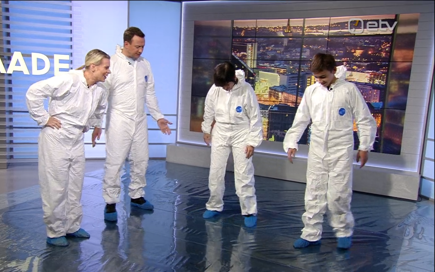 При падении следует расслабиться и постараться упасть на самую мягкую часть тела.