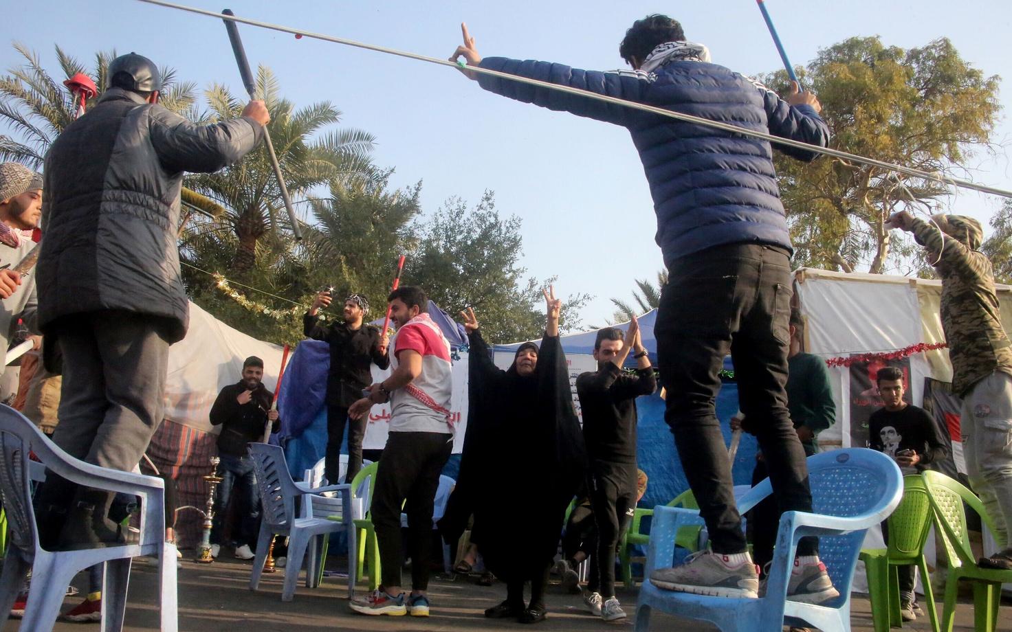 Noored iraaklased Bagdadis Soleimani surma tähistamas.