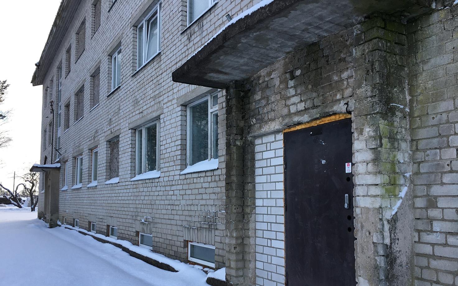 Apartment building