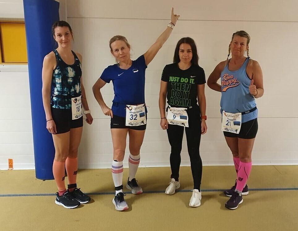 Eesti naised Espoo 24 tunni jooksul enne starti: Liina Kesamaa, Marika Roopärg, Moonika Pilli, Raili Rüütel.