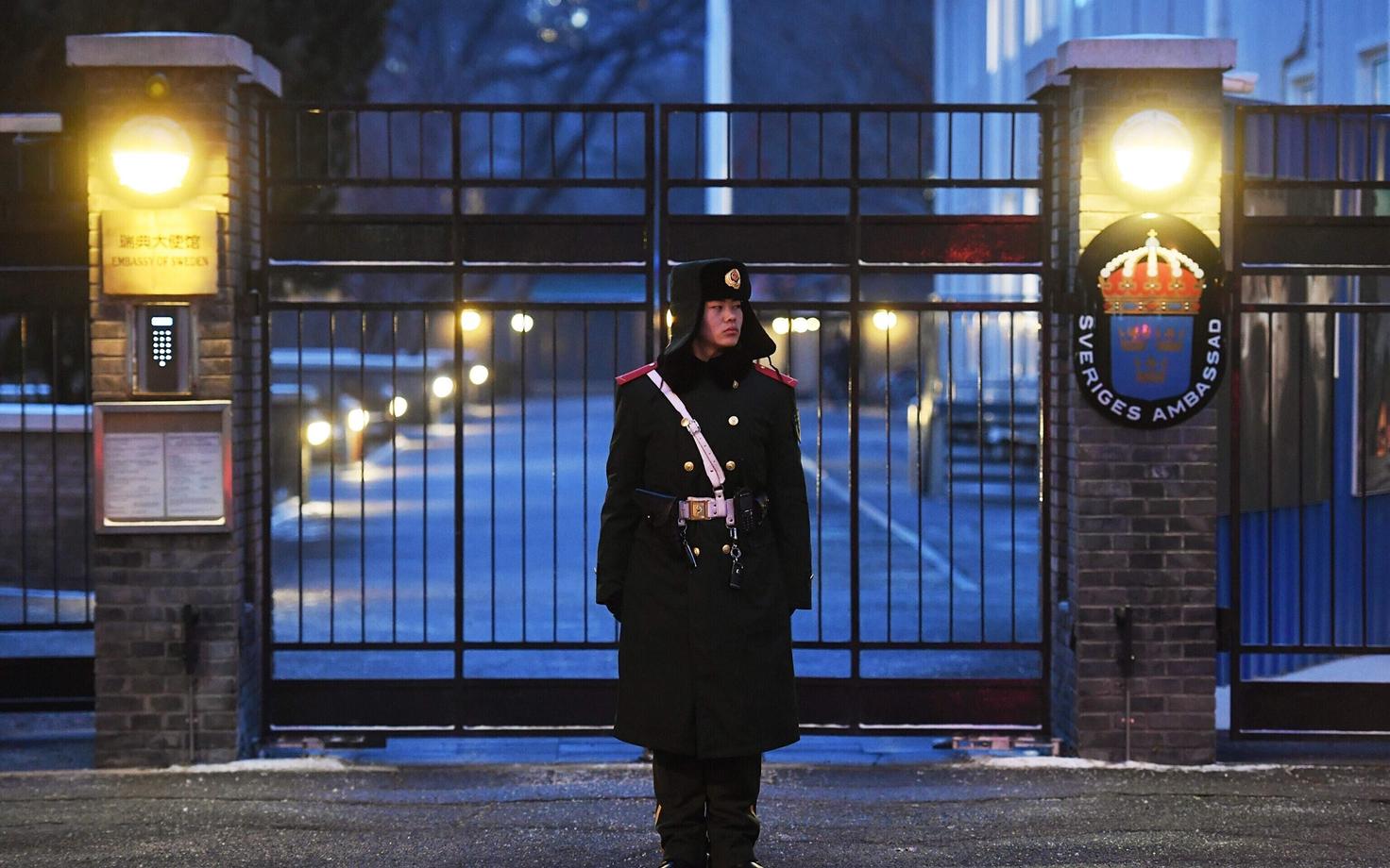 Korravalvur Pekingis Rootsi saatkonna ees.