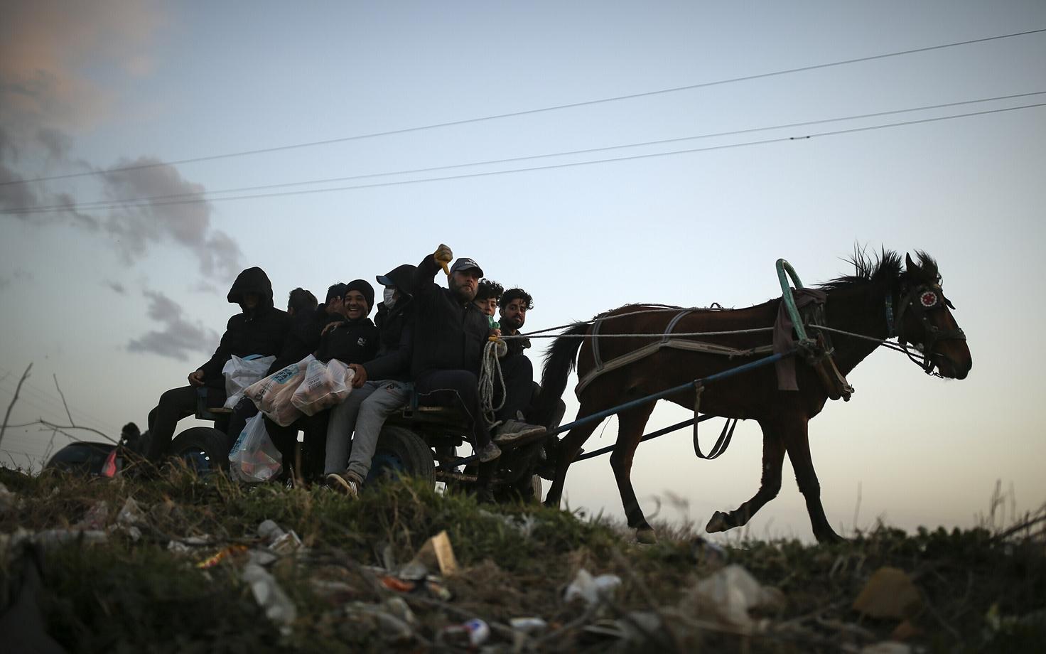 Põgenike hobuvanker Türgi-Kreeka piiril