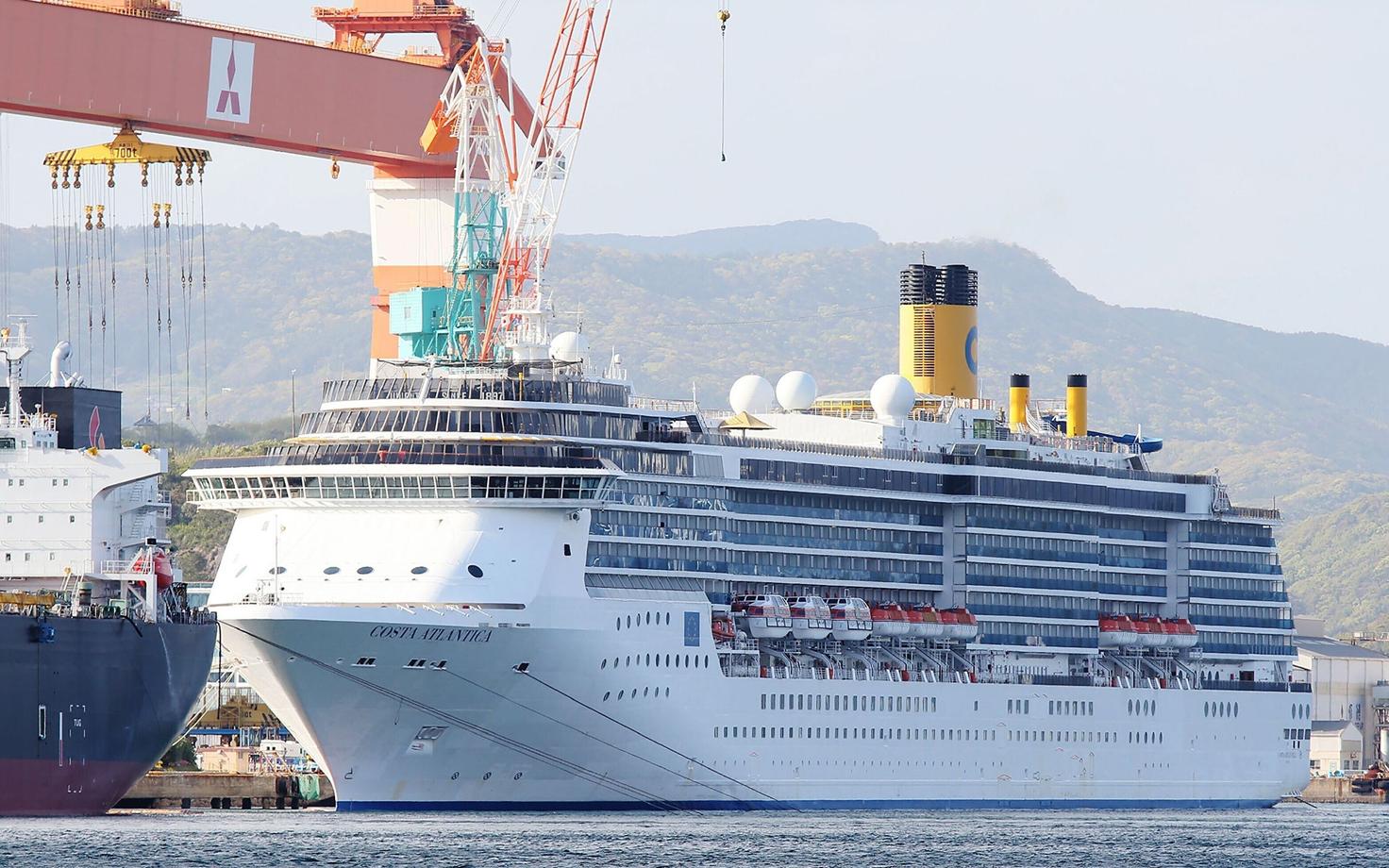 Costa Atlantica Nagasakis kai ääres.