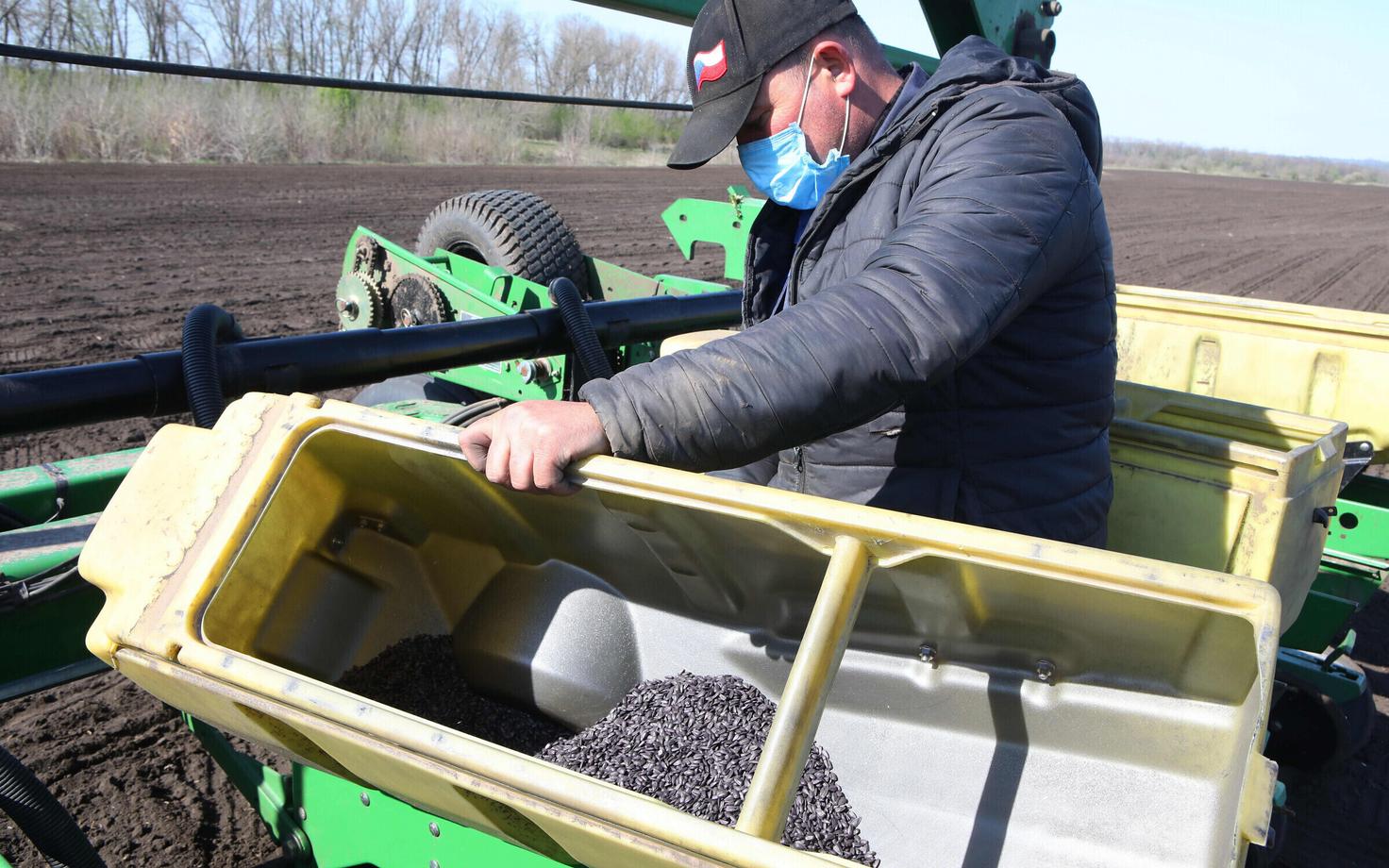 Põllutööline Ukrainas.