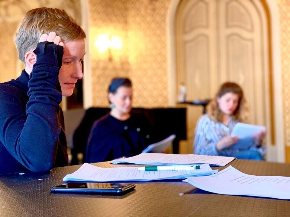 Идет работа над спектаклем режиссера Татьяны Космыниной