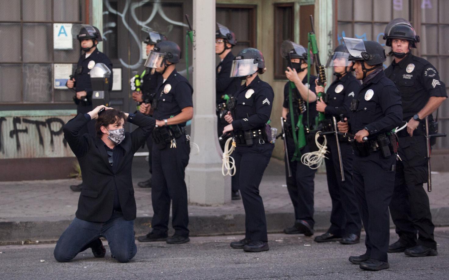 Protesteerija arreteerimine Los Angeleses.