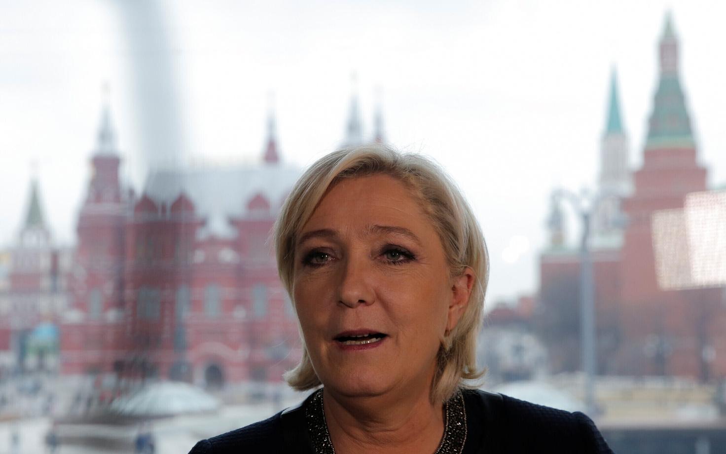 Prantsusmaa RahvuslikU Liidu liider Marine Le Pen 2017. aastal Moskvas pressikonverentsil.