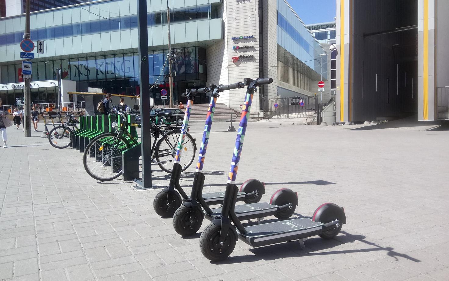 Электросамокаты. Иллюстративная фотография.