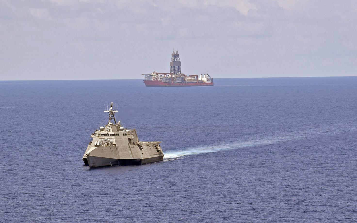 USA mereväe laev patrullimas vaidlusalusel Lõuna-Hiina merel.