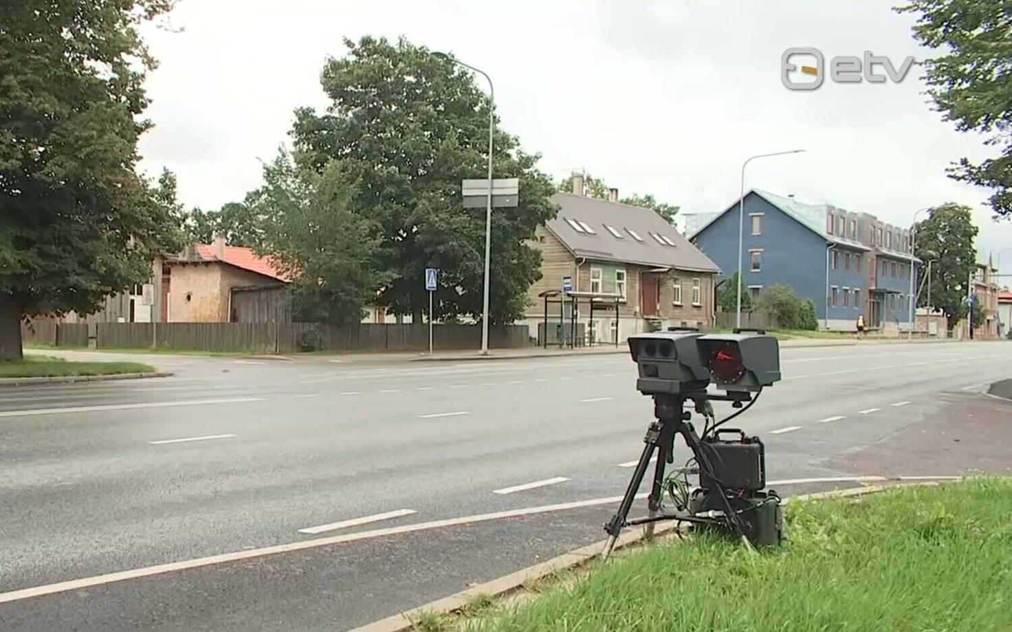 Мобильная камера контроля скорости.