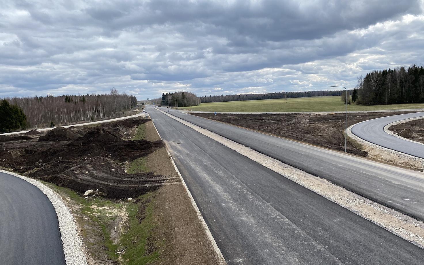Строительные работы на участке Арду-Выыбу на шоссе Таллинн-Тарту.