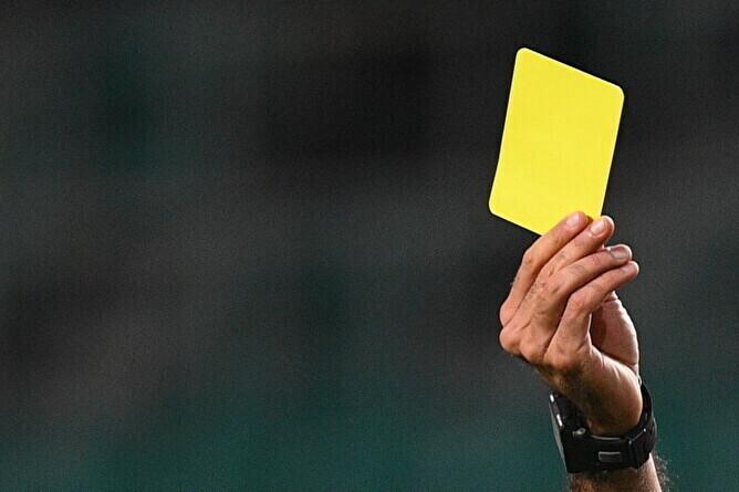 Желтая карточка.