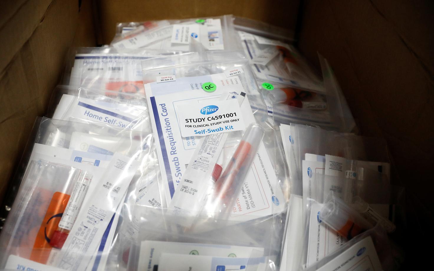 Pfizeri koroonavaktsiini testkomplektid.
