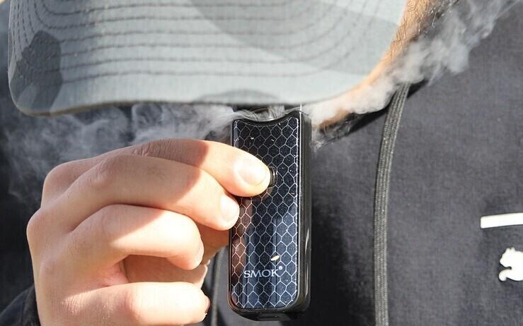 Заказанные за границей электронные сигареты власти относят к контрабандным товарам.