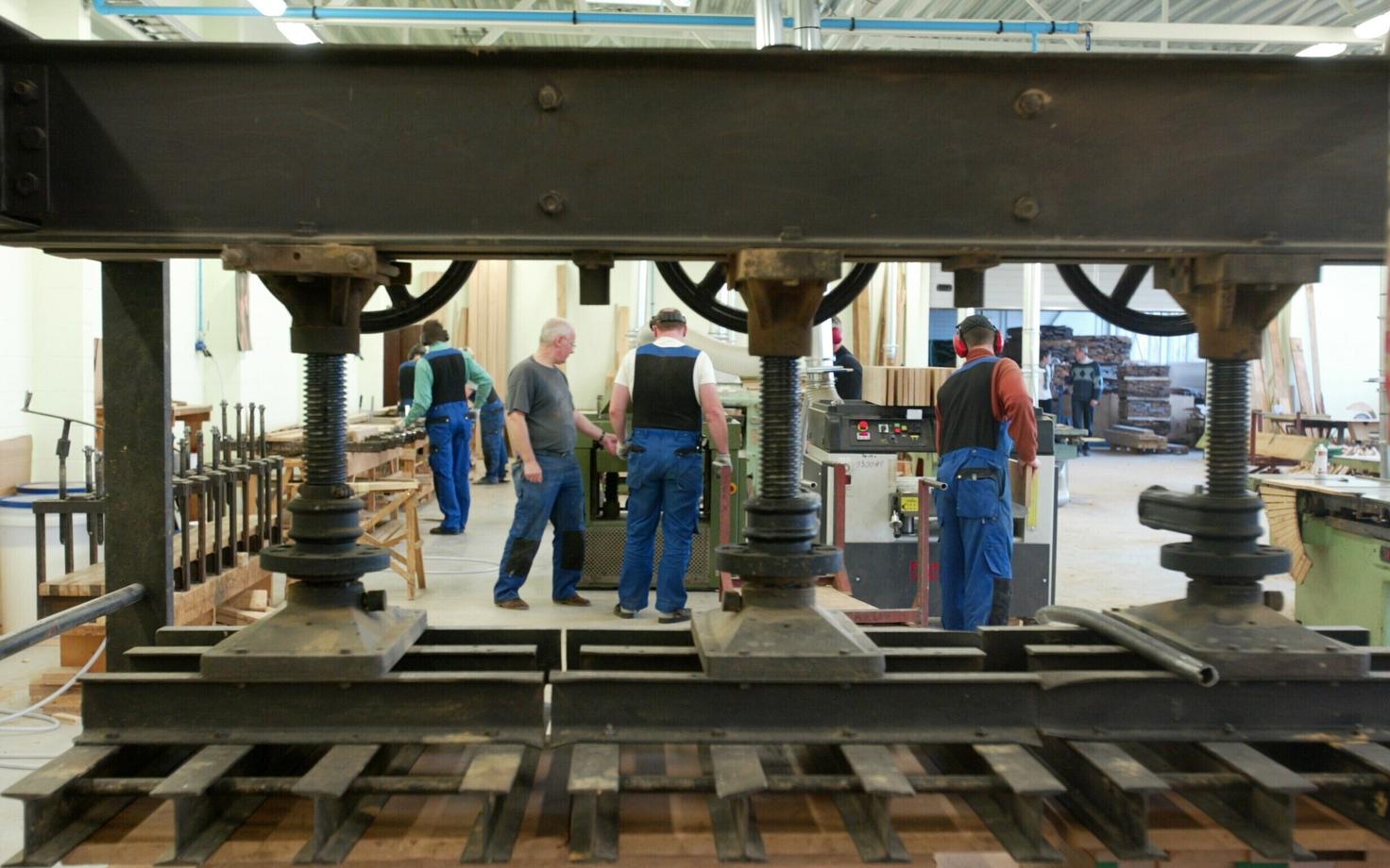 Factory employees in Estonia (photo is illustrative).