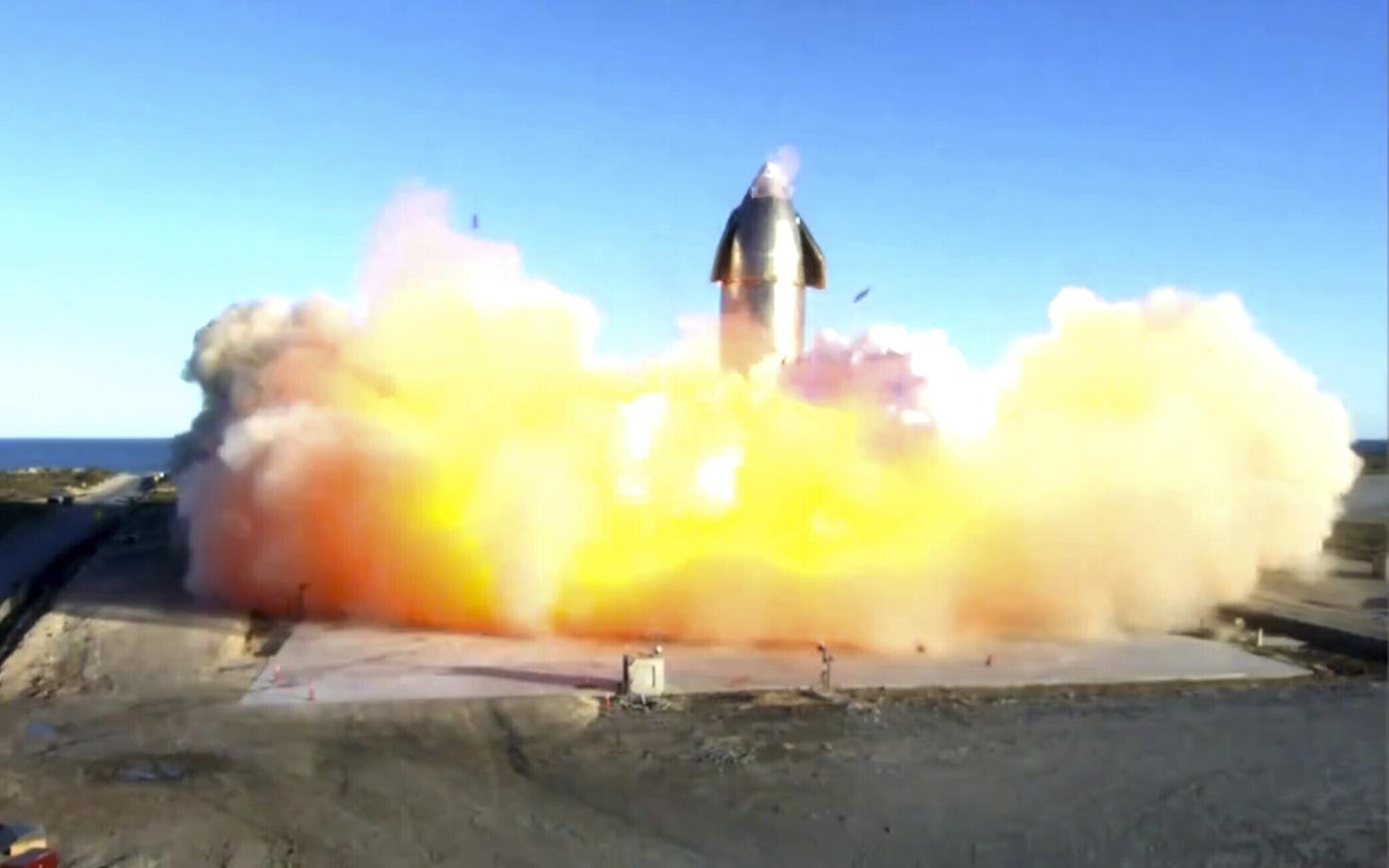 SpaceX süstik maandumisel plahvatamas