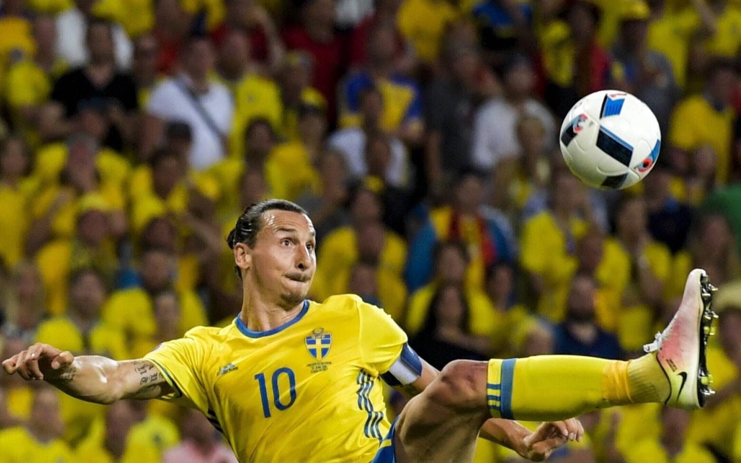 Златан Ибрагимович во время ЧЕ-2016.