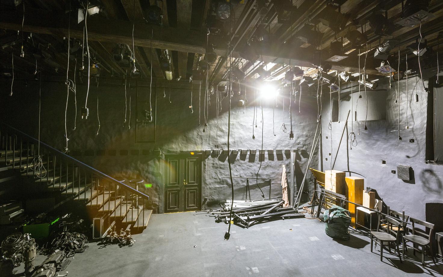 Переезд Таллиннского городского театра.