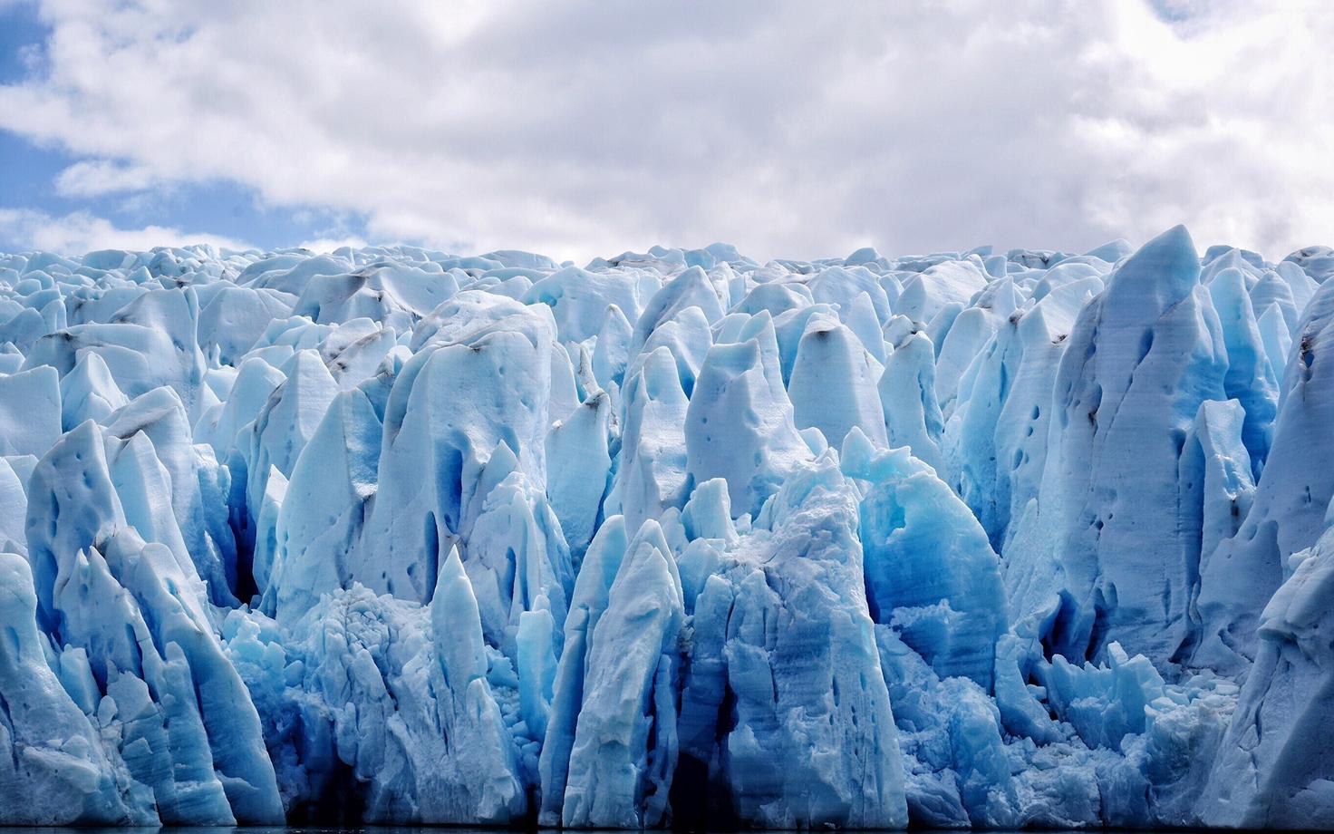 Lisaks jäätunud veele on liustikes peidus mineraalid, gaasid ja orgaanilised materjalid.