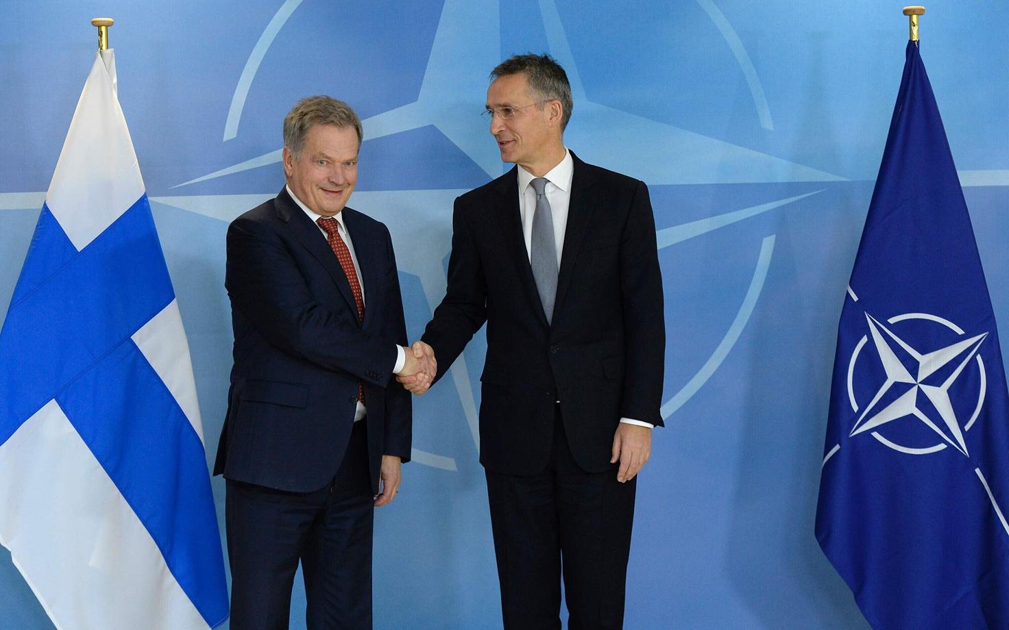 Soome president Sauli Niinistö (vasakul) ja NATO peasekretär Jens Stoltenberg.