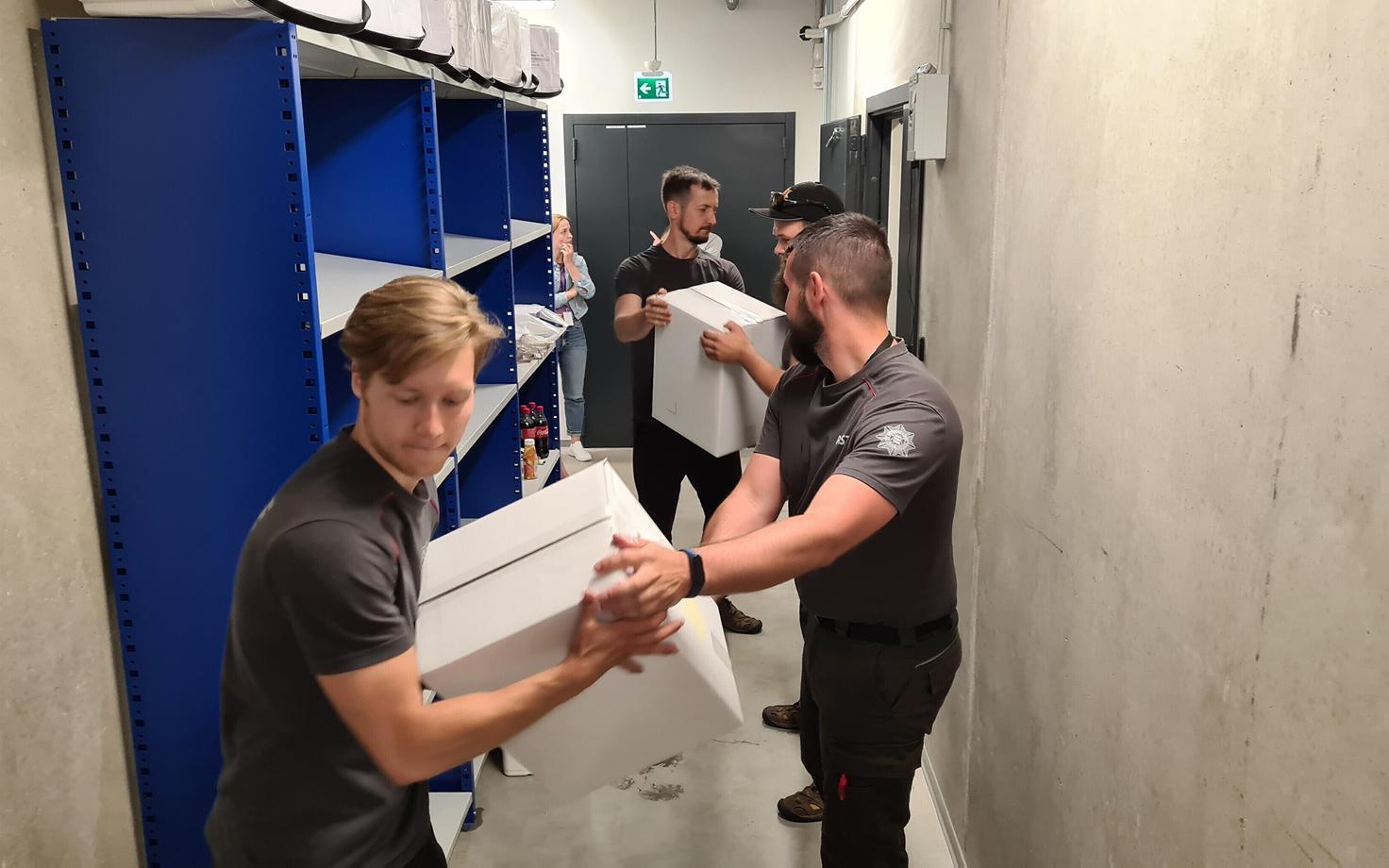 Karantiini määratud ravimid viidi päästjate abil terviseameti kesklaost hoiule hulgimüüja lattu.