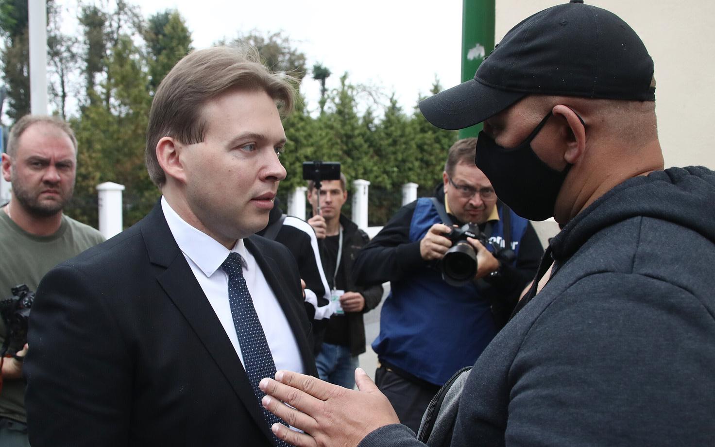 Jurist Maksim Znak on Valgevene opositsiooni üks liidreid, kes vahistati mullu 9. septembril ning ootab nüüd kohut süüdistatuna riigipöördekatses. Amnesty International on tunnistanud ta poliitvangiks.