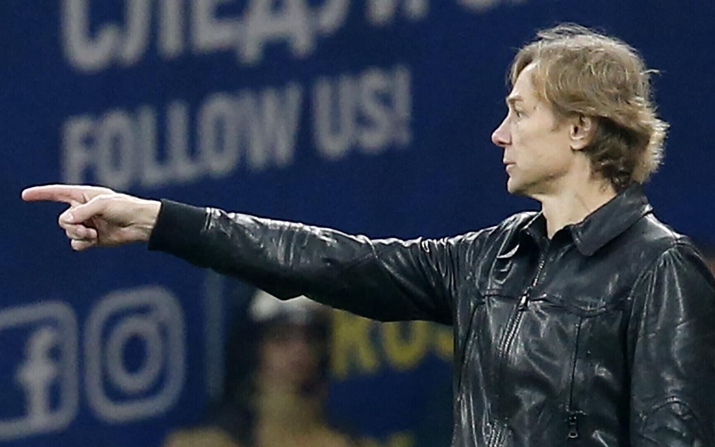 Валерий Карпин.