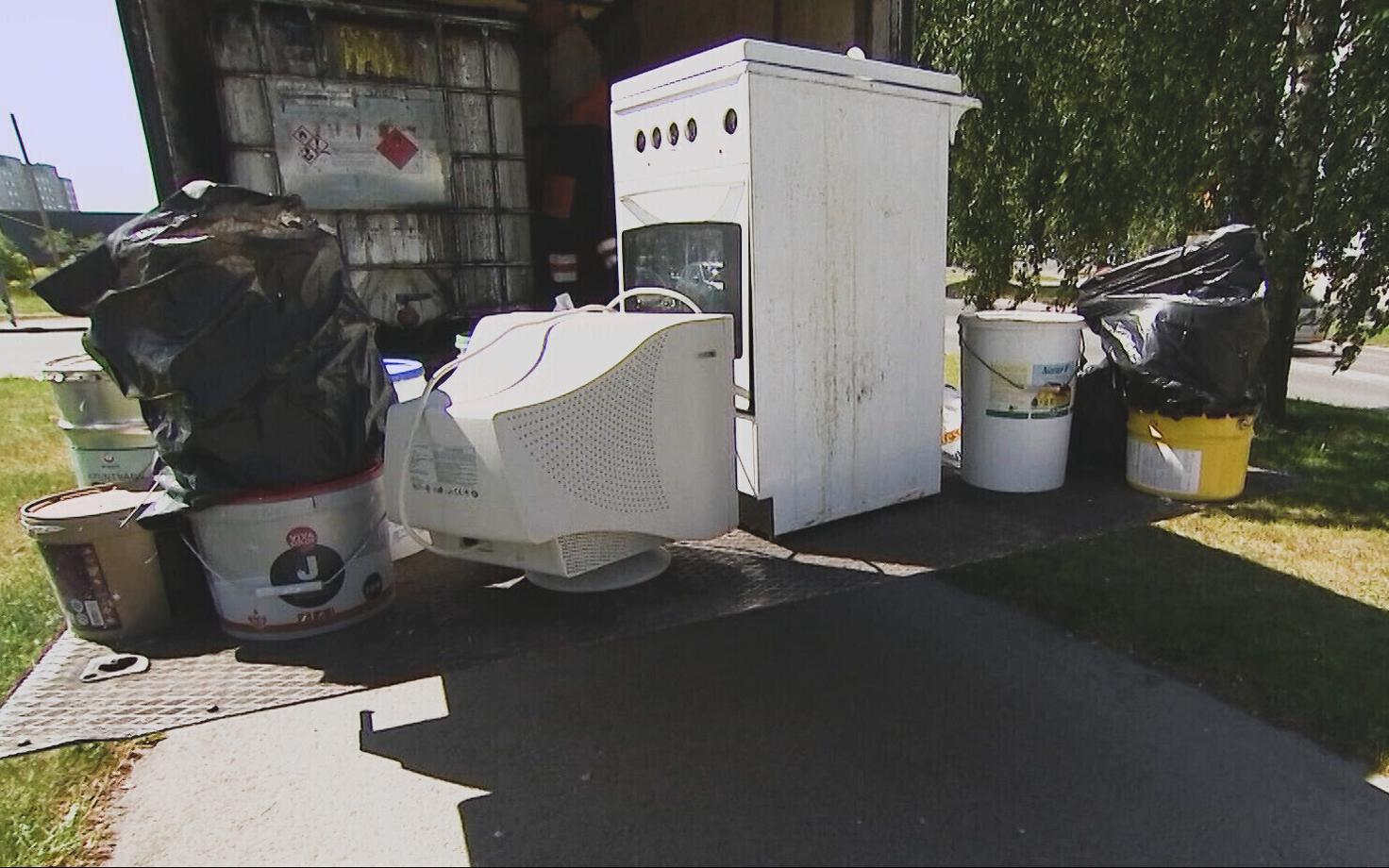 Сбор опасных отходов.