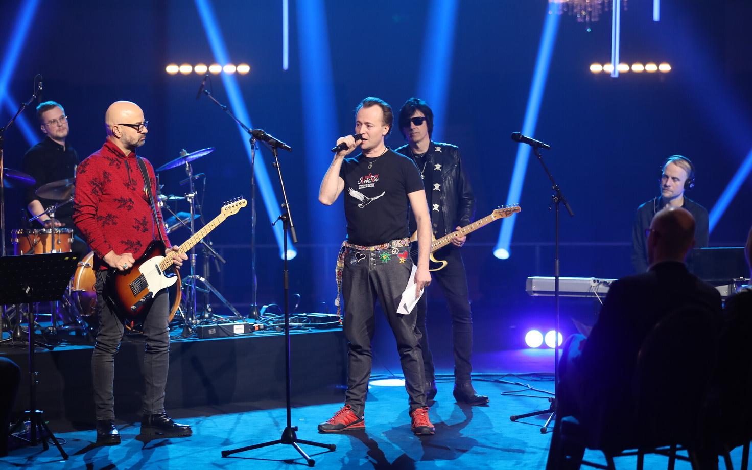 Трочинский, Рауд и Сал-Саллер исполнили песню на украинском языке.