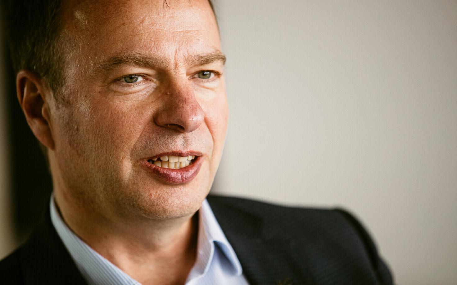 Хандо Суттер.