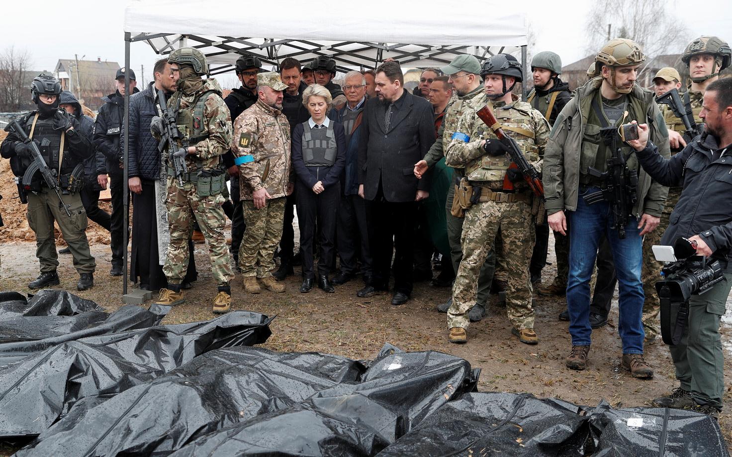 Глава Еврокомиссии Урсула фон дел Ляйен в Буче.