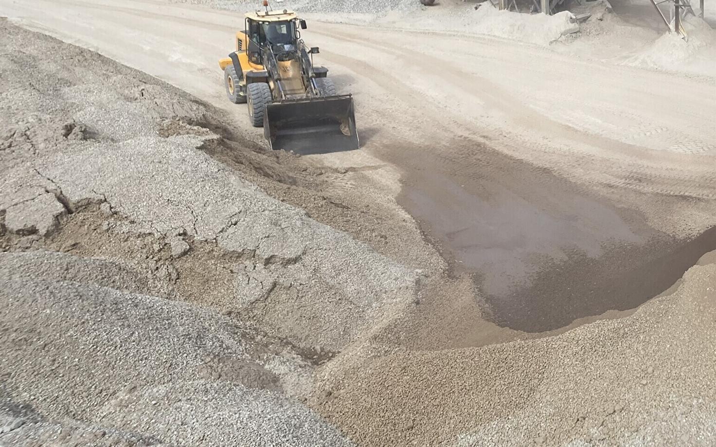 Производство известнякового щебня. Иллюстративная фотография.