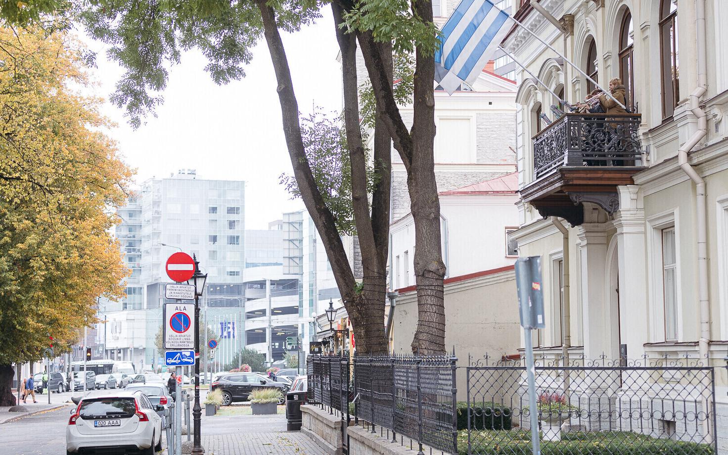 Здание Таллиннского горсобрания.