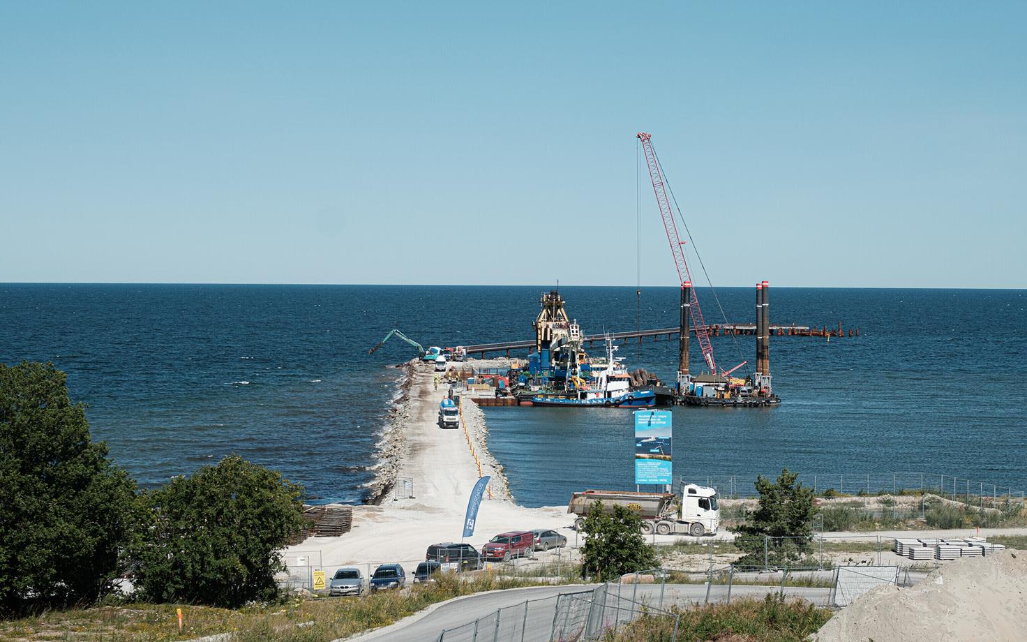 Строительство терминала СПГ в Палдиски в 2022 году.