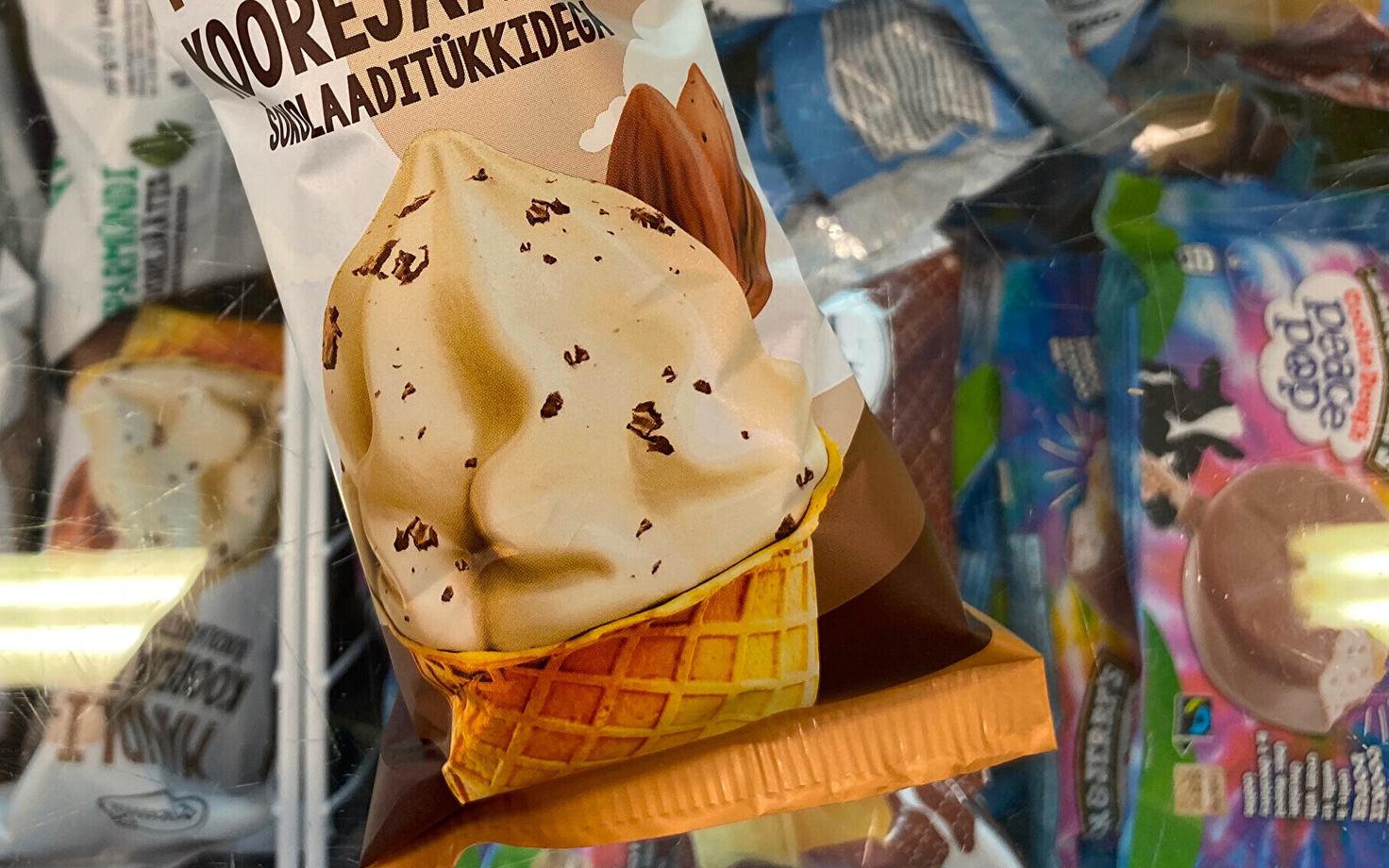 Ice cream for sale at a Coop grocery store in Mikitamäe. July 21, 2022.