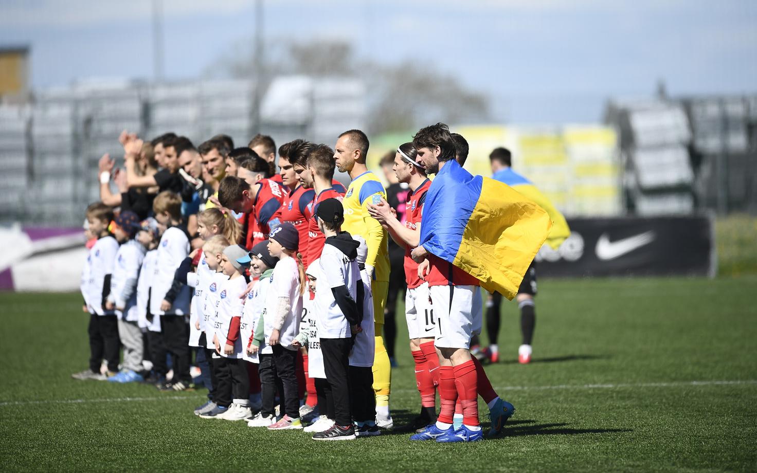 Футболисты