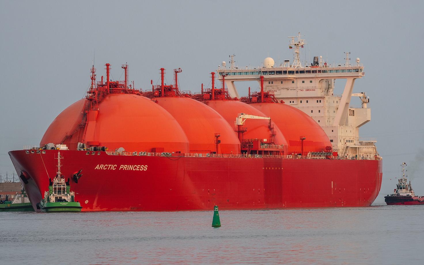 Танкер с СПГ. Иллюстративная фотография.