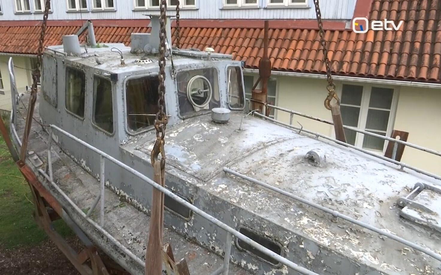 Old border guard boat reaches Estonian Police Museum.