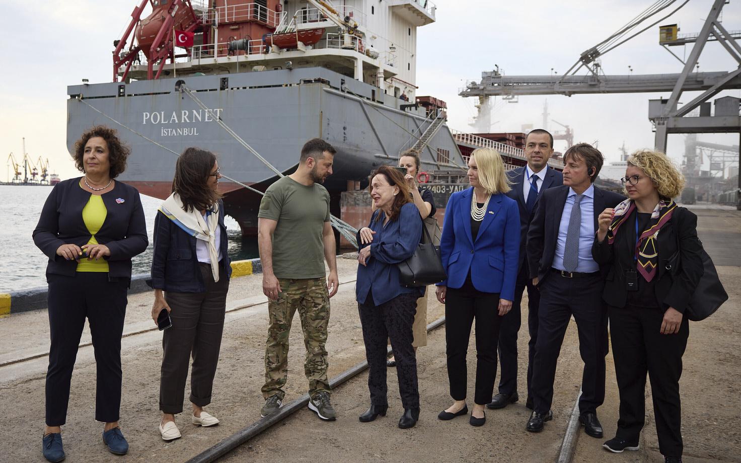 Президент Украины Владимир Зеленский в порту Одессы 30 июля.