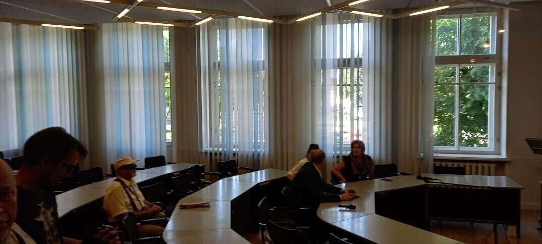 Защитники нарвского танка ждут встречи с руководством города.