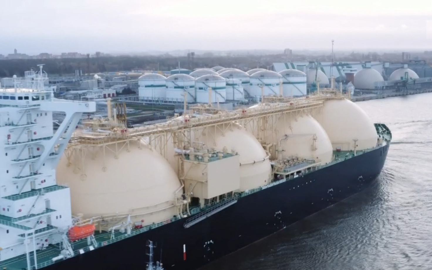 СПГ-терминал. Иллюстративная фотография.